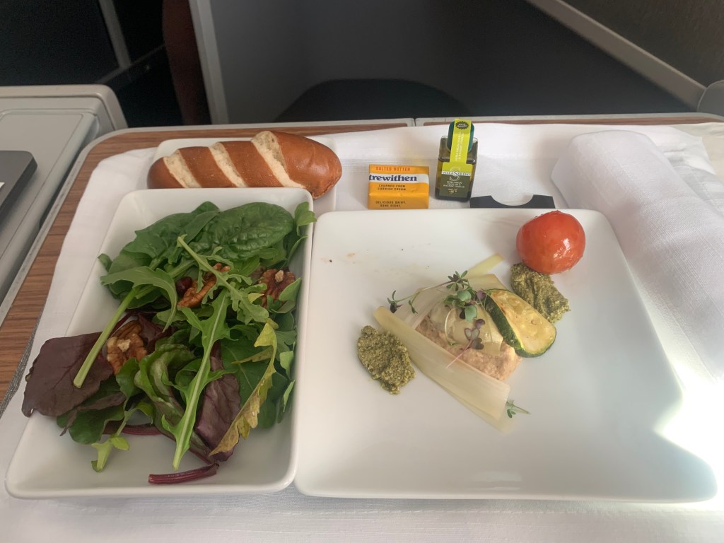 Neil Scrivener reviews American Airlines AA723 from Dublin (DUB) to Philadelphia (PHL) on the Boeing 787-8 Dreamliner, in Flagship Business.