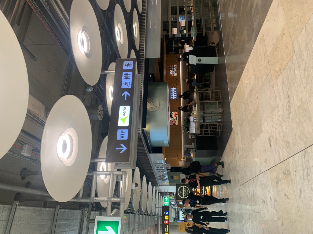 Neil Scrivener reviews Aena Plaza Mayor Lounge at Madrid's International Airport, accessed via a Priority Pass. 
