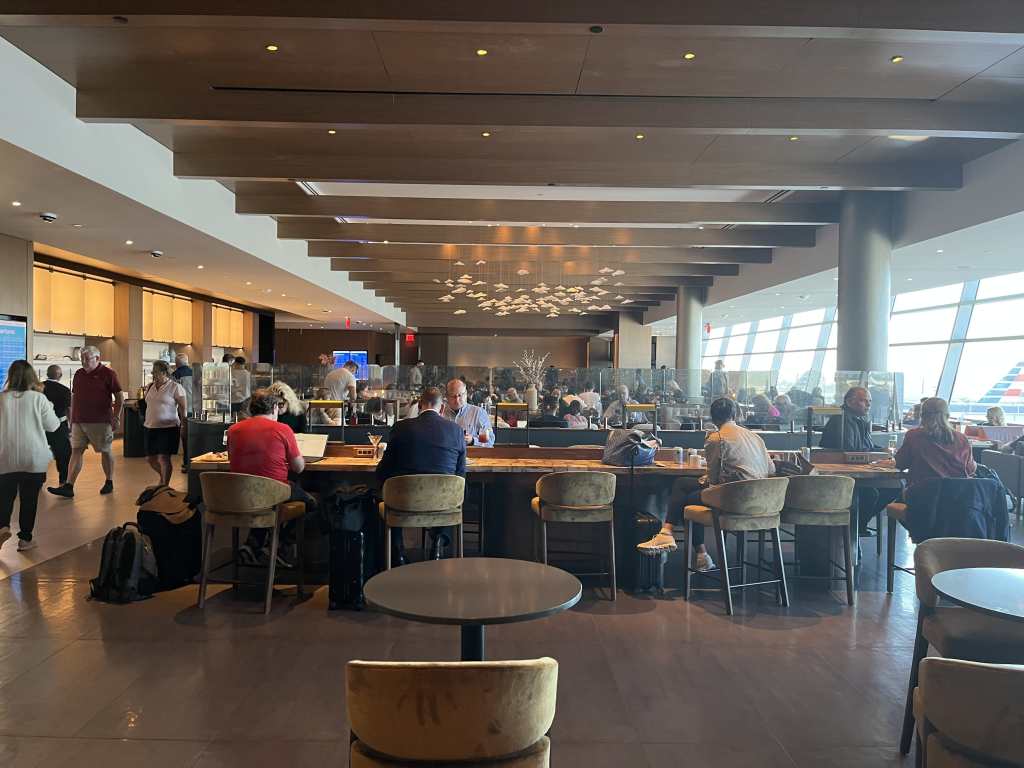 Neil Scrivener reviews the American Airlines/British Airways Soho Lounge in JFK's Terminal 8 - New York John F Kennedy Airport. 