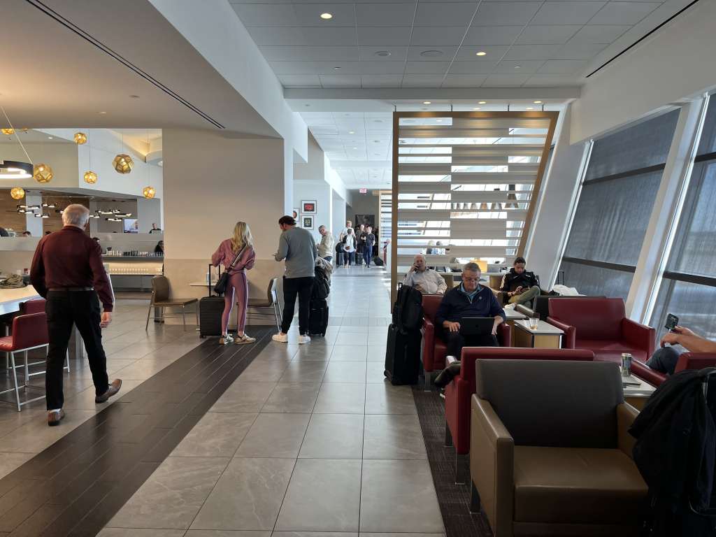 Neil Scrivener reviews the American Airlines Flagship Lounge in Dallas Forth Worth Airport (DFW) at D-Gates.