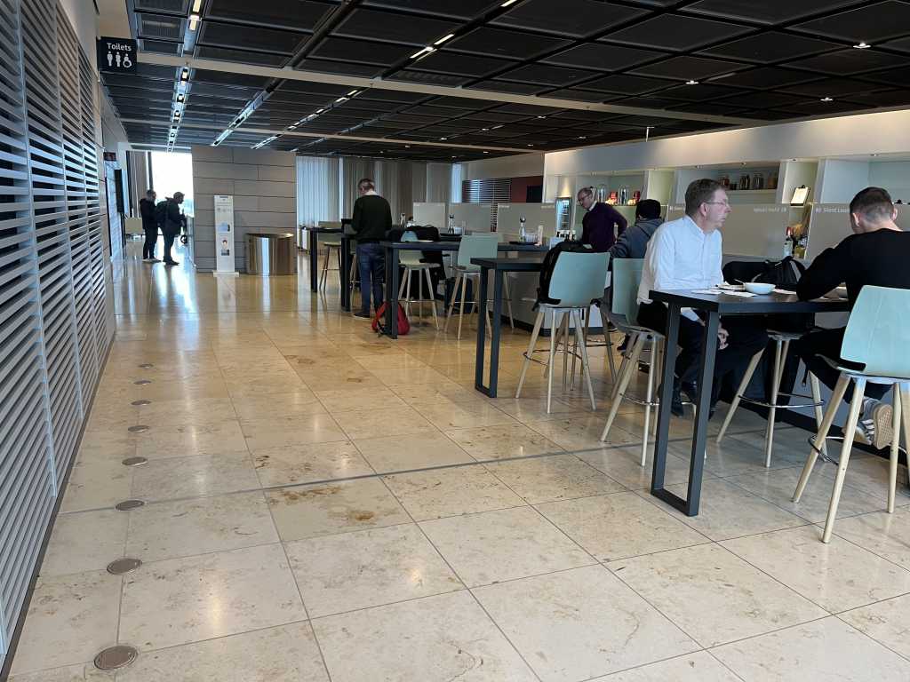 Neil Scrivener reviews the Templehof Lounge in Berlin's Brandenburg Airport, Germany, BER.