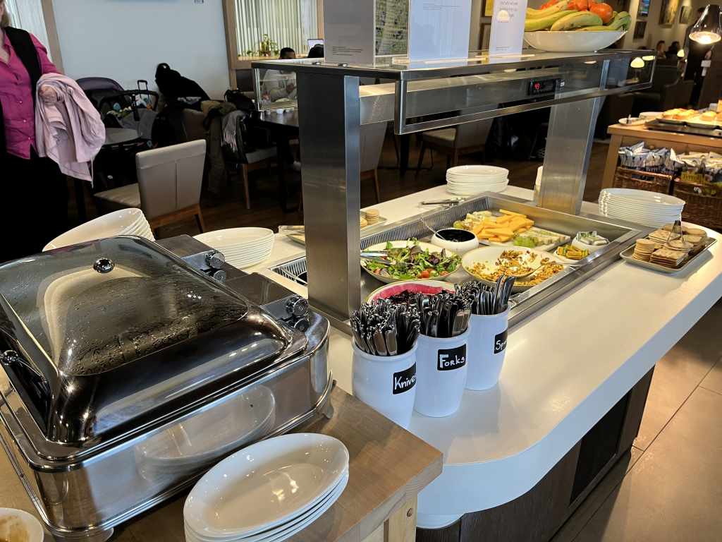 Neil Scrivener reviews the British Airways Lounge at Glasgow International Airport (GLA). Access for OneWorld Members and those flying Business Class.